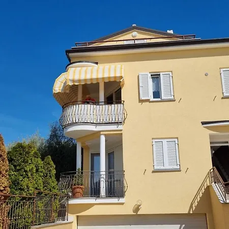 Sunny Maj Apartment *