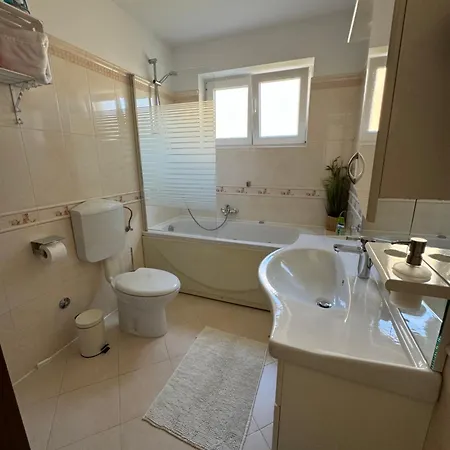 Apartment Sunny Maj *